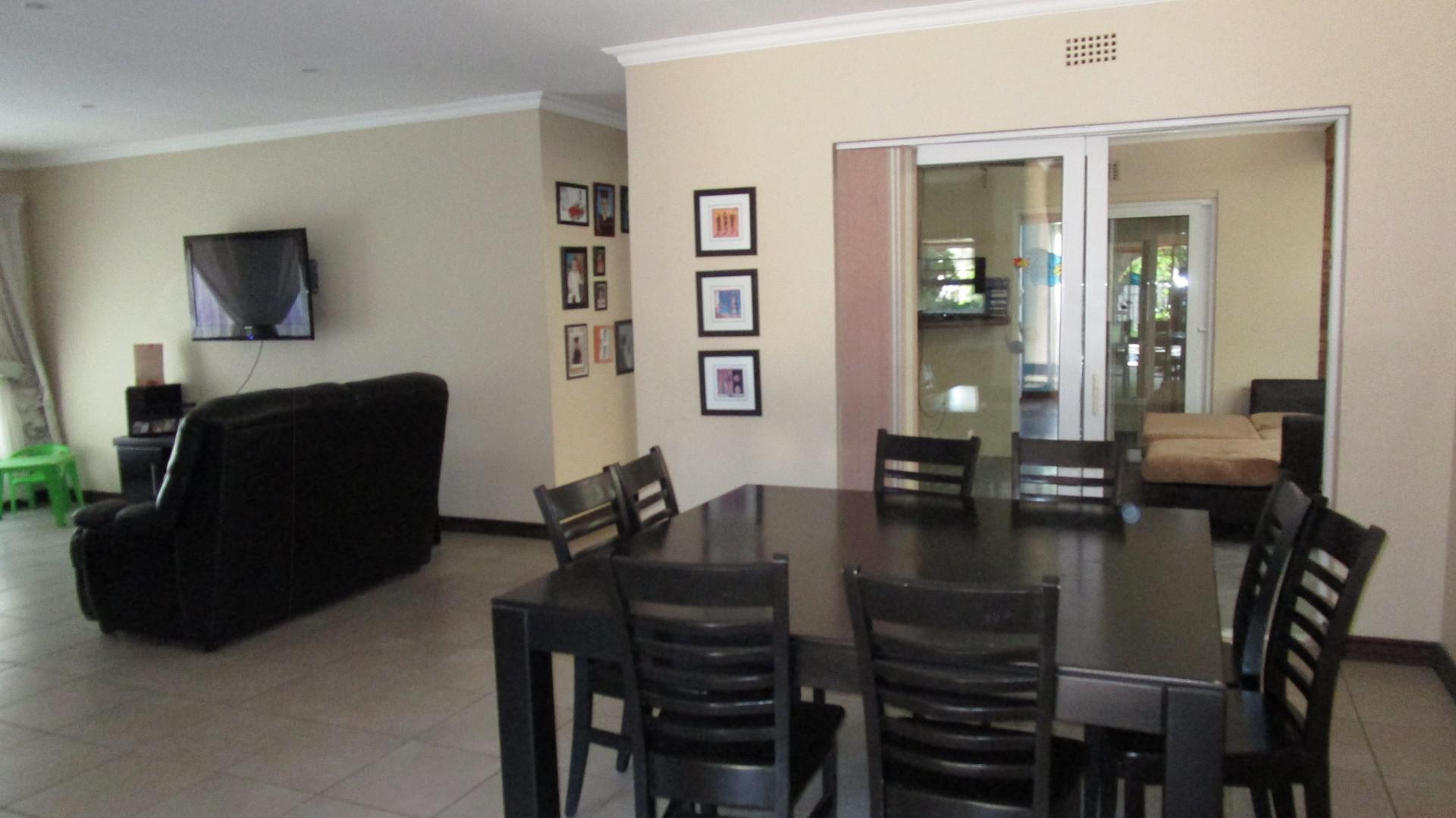 Dining Room of property in Randhart
