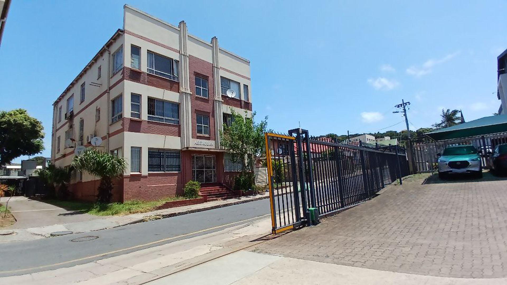 Front View of property in Glenwood - DBN