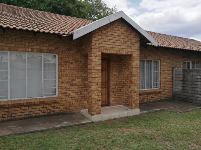 2 Bedroom Simplex for Sale For Sale in Rustenburg - MR258878