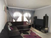 Lounges - 19 square meters of property in Lenasia South