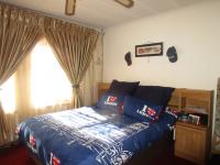 Main Bedroom - 15 square meters of property in Lenasia South