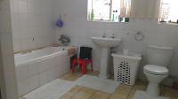 Bathroom 1 - 12 square meters of property in Vereeniging