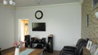 Lounges - 34 square meters of property in Homelands AH