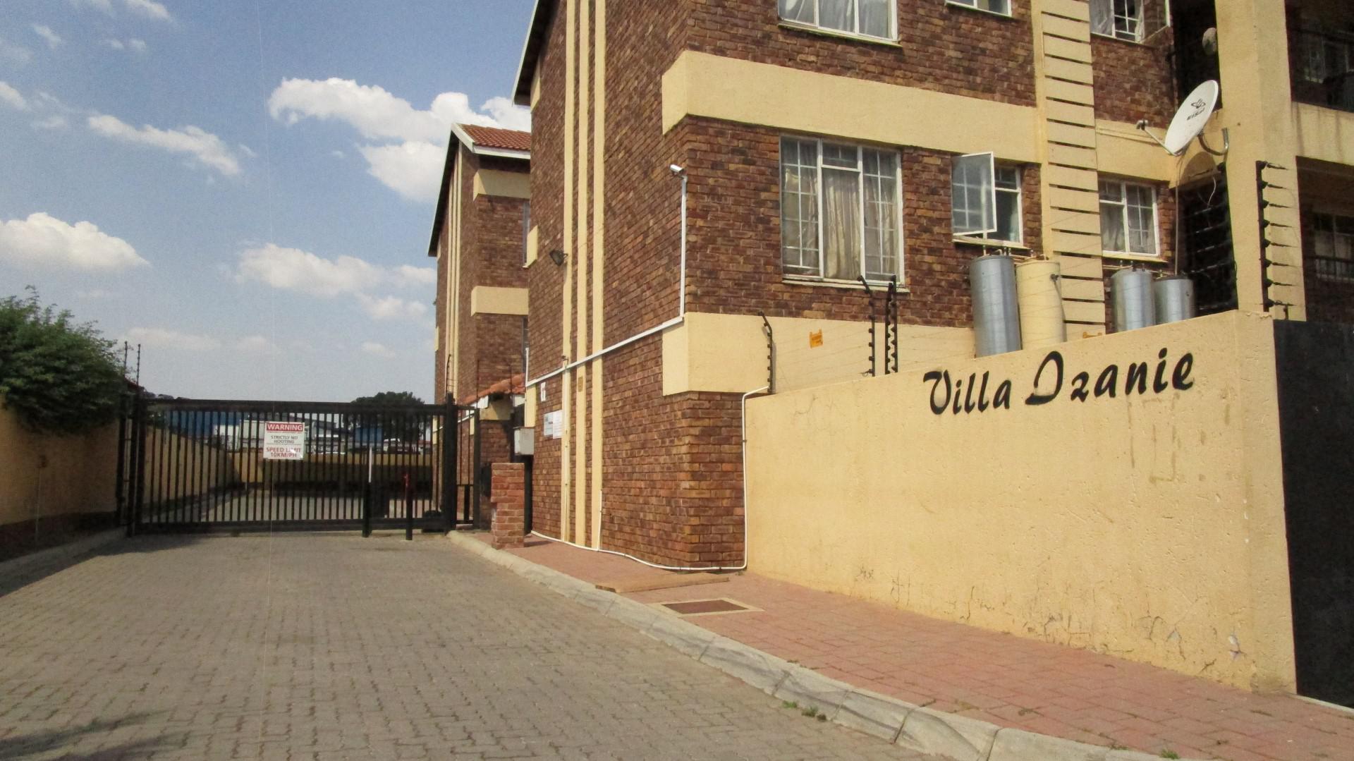 Front View of property in Witfield