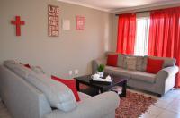 Lounges - 18 square meters of property in Terenure