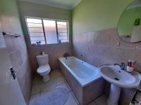 Bathroom 1 - 5 square meters of property in Parkrand