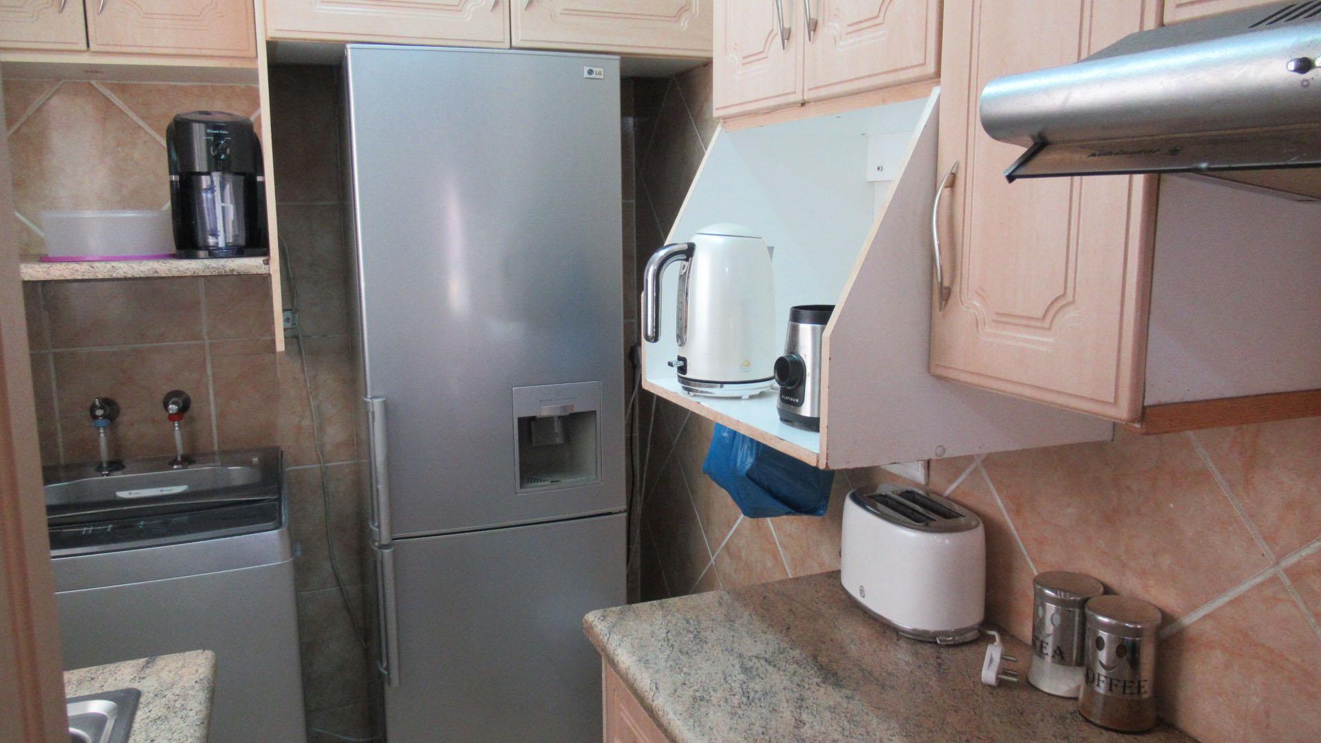 Kitchen - 6 square meters of property in Vanderbijlpark