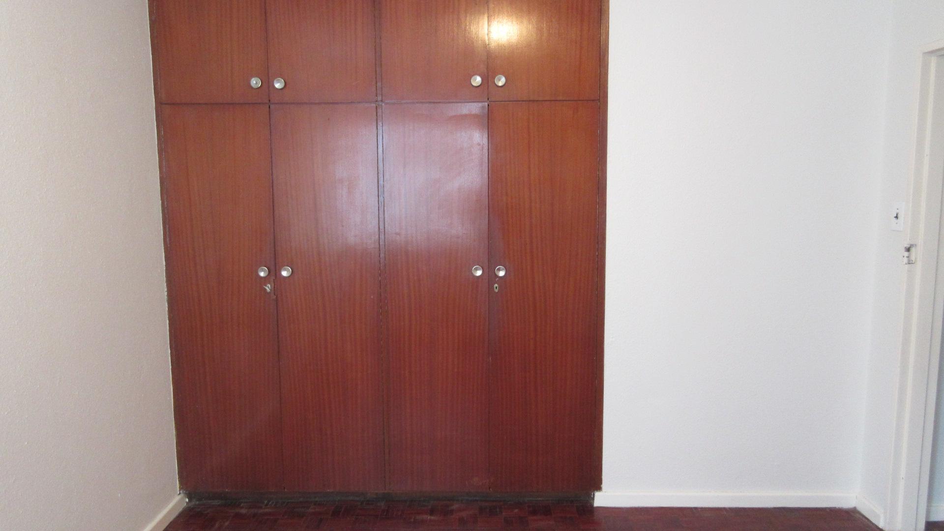 Main Bedroom - 12 square meters of property in Cape Town Centre