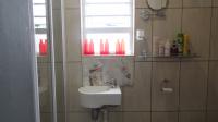 Bathroom 2 - 3 square meters of property in Velddrift