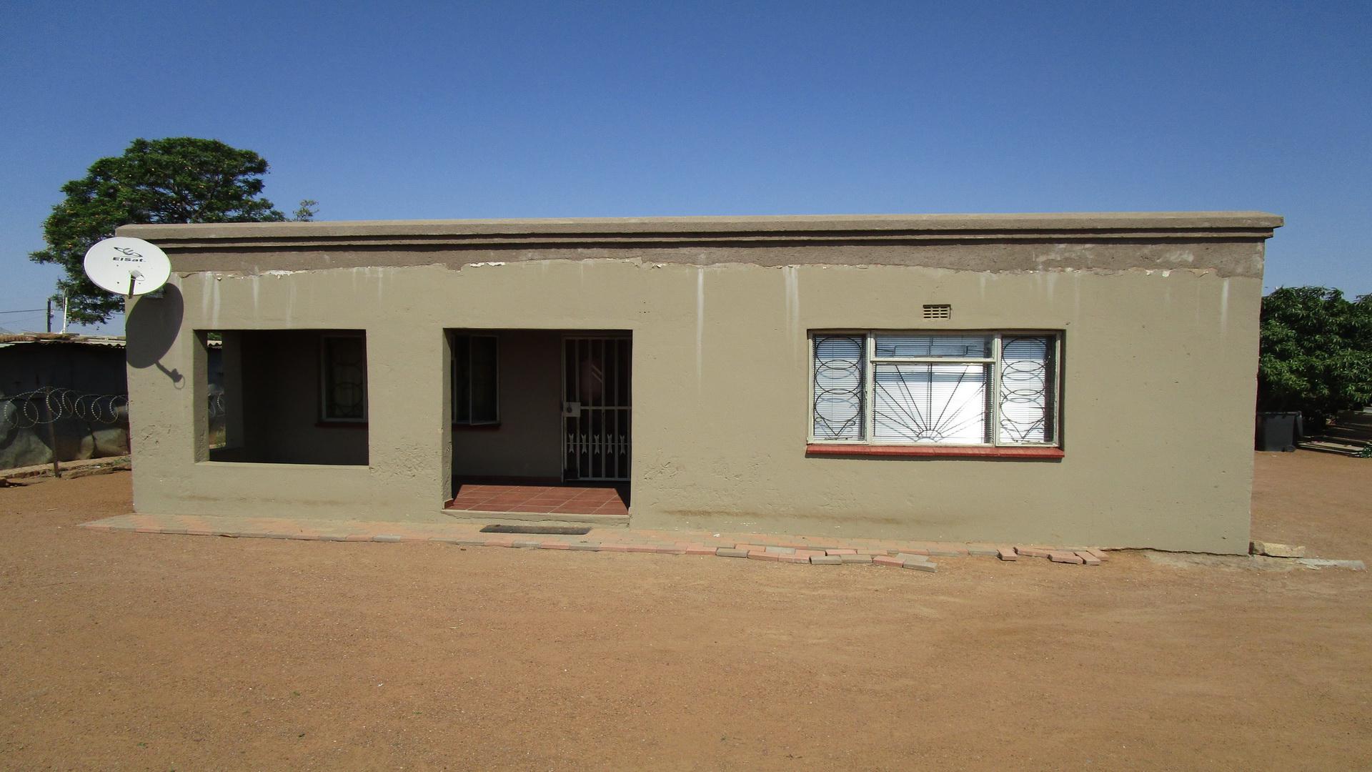 Front View of property in Mabopane