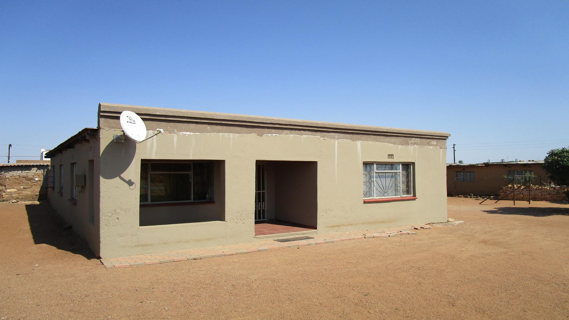 Front View of property in Mabopane