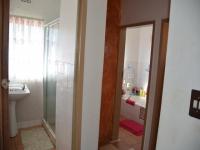 Bathroom 1 of property in Eloff