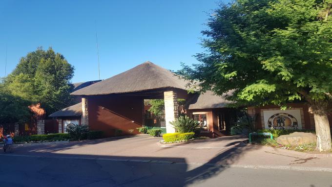 2 Bedroom Apartment to Rent in Sunninghill - Property to rent - MR262850