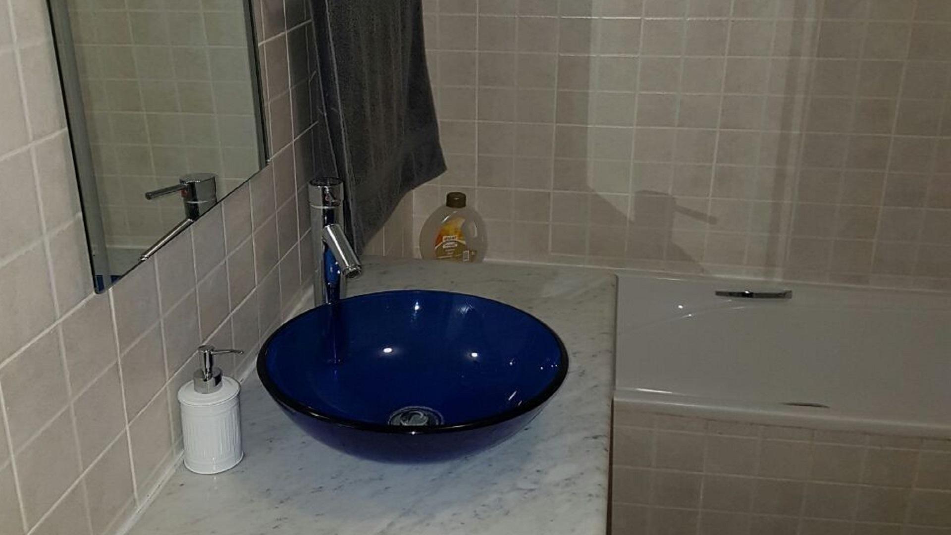 Bathroom 1 - 7 square meters of property in Safarituine