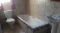 Bathroom 1 - 9 square meters of property in Dalpark
