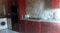 Kitchen - 28 square meters of property in Dalpark