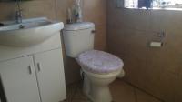 Main Bathroom - 2 square meters of property in Dalpark