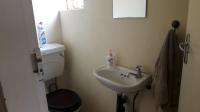 Guest Toilet - 2 square meters of property in Edleen