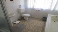 Main Bathroom - 8 square meters of property in Witfield
