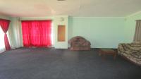 Lounges - 78 square meters of property in Witfield