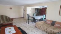 Lounges - 78 square meters of property in Witfield