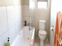 Bathroom 1 - 4 square meters of property in Rynfield AH