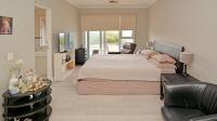 Main Bedroom - 20 square meters of property in Bryanston