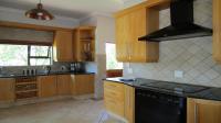 Kitchen - 21 square meters of property in Leeuwfontein Estates