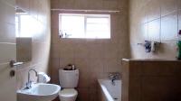 Bathroom 1 - 5 square meters of property in Die Heuwel