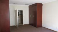 Main Bedroom - 20 square meters of property in Die Heuwel