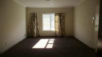 Main Bedroom - 20 square meters of property in Die Heuwel