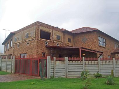 4 Bedroom House for Sale For Sale in Boksburg - Home Sell - MR26448