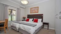 Bed Room 2 - 15 square meters of property in Somerset West
