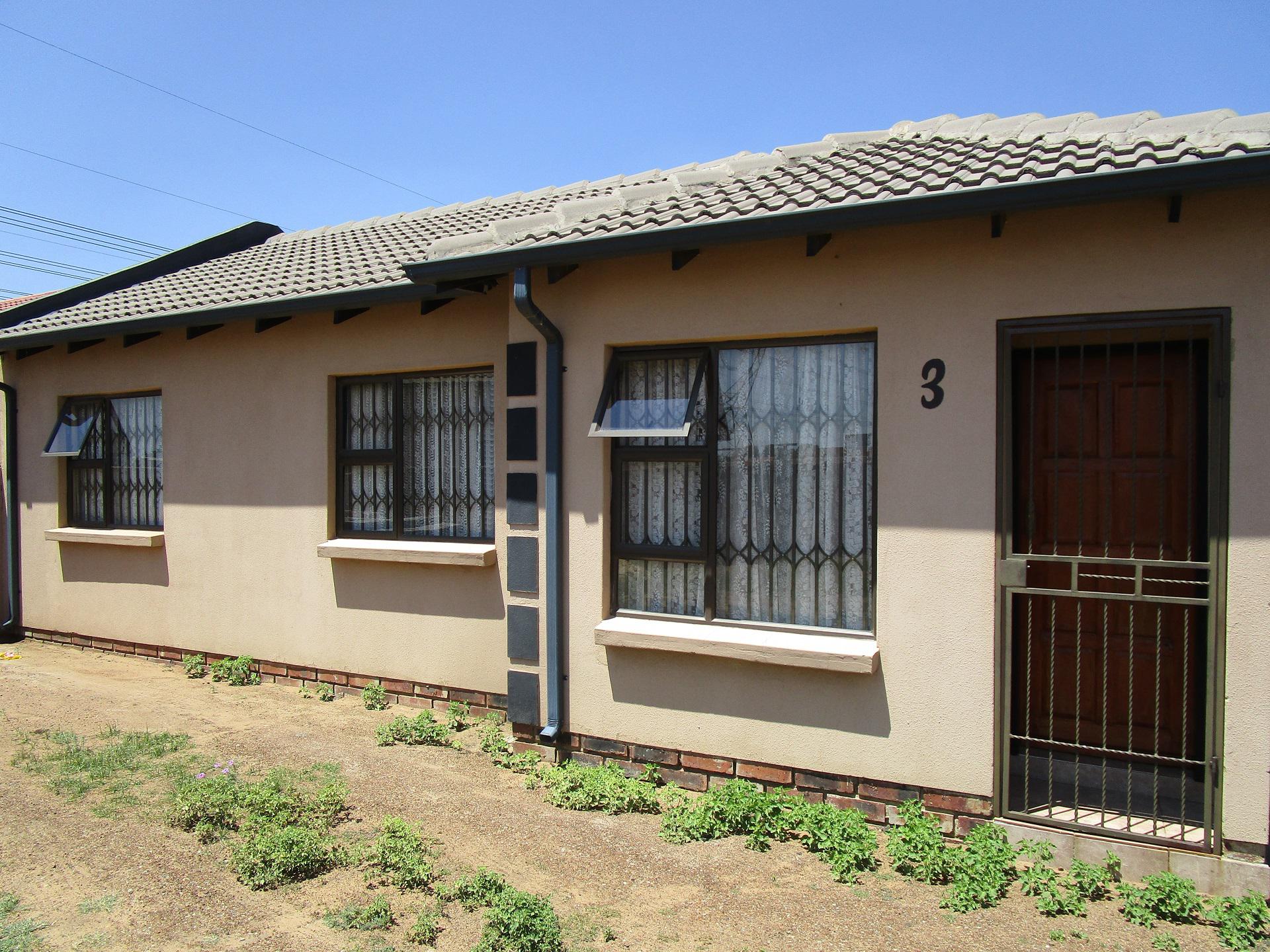 Front View of property in Vereeniging