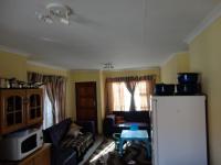 Lounges - 13 square meters of property in Vereeniging
