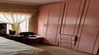 Main Bedroom - 16 square meters of property in Tlhabane West