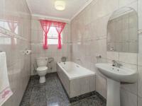Bathroom 2 of property in Stellenbosch