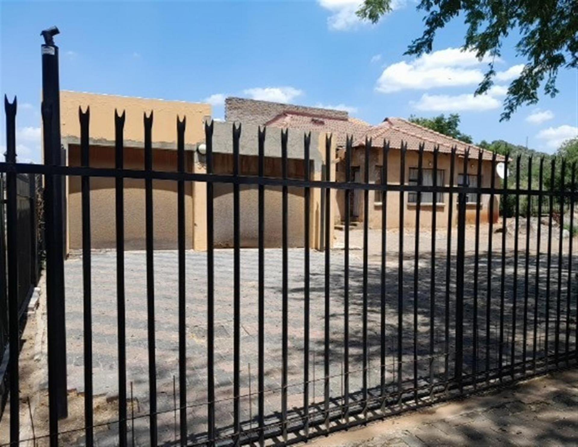 Front View of property in Elandsrand