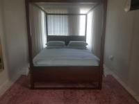 Bed Room 1 of property in Waterval East