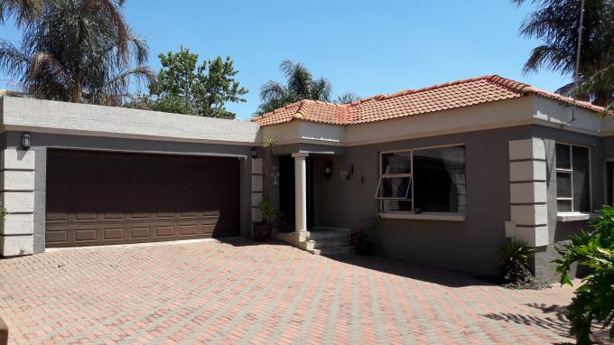 4 Bedroom House for Sale For Sale in Glen Erasmia Boulevard - Home Sell - MR266246