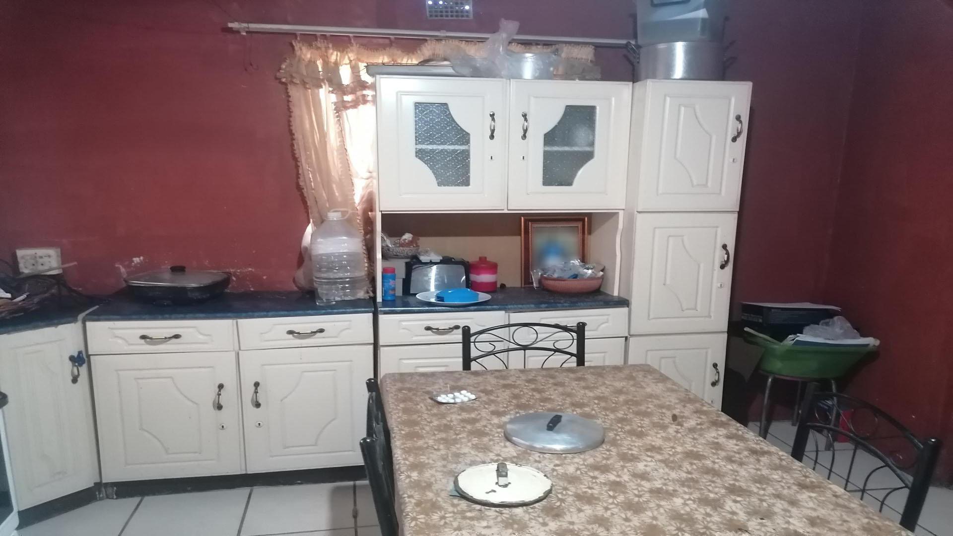 Kitchen of property in Phagameng