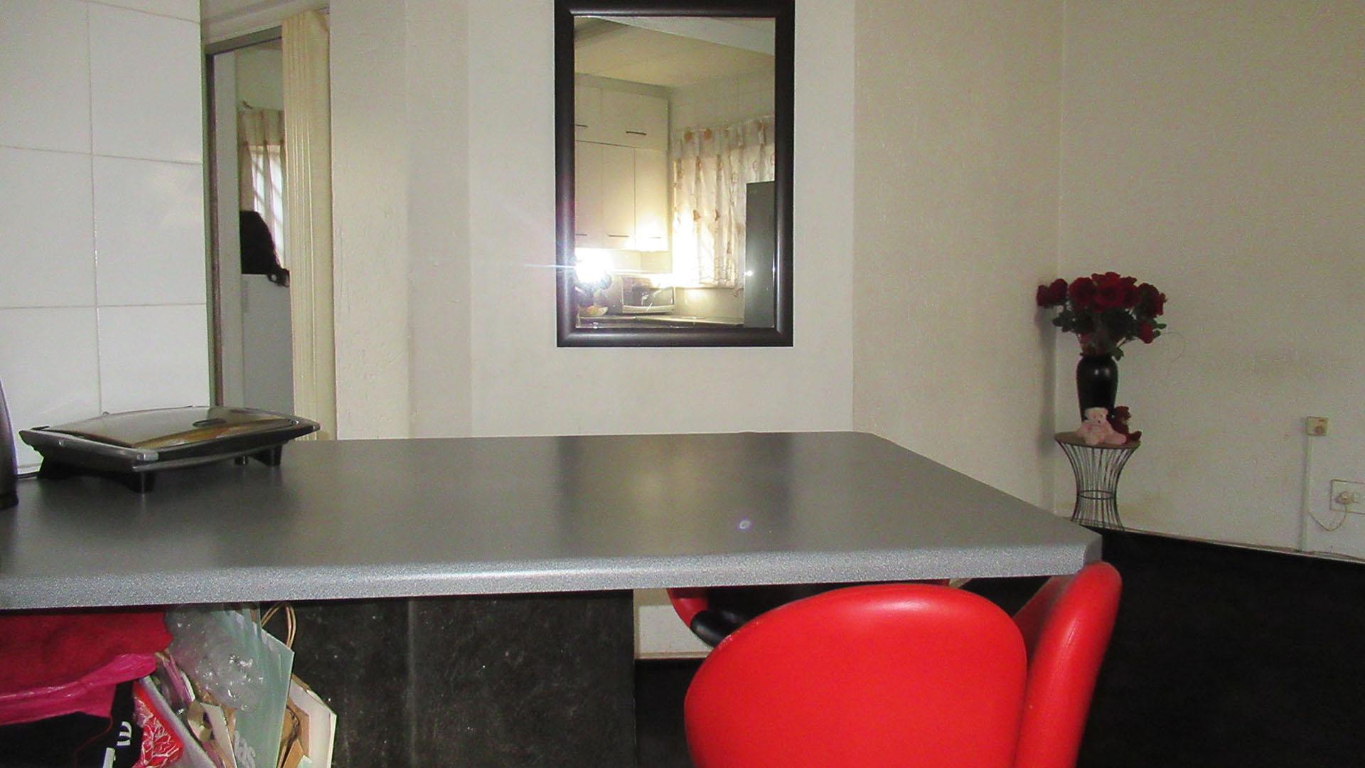 Kitchen - 9 square meters of property in Morningside