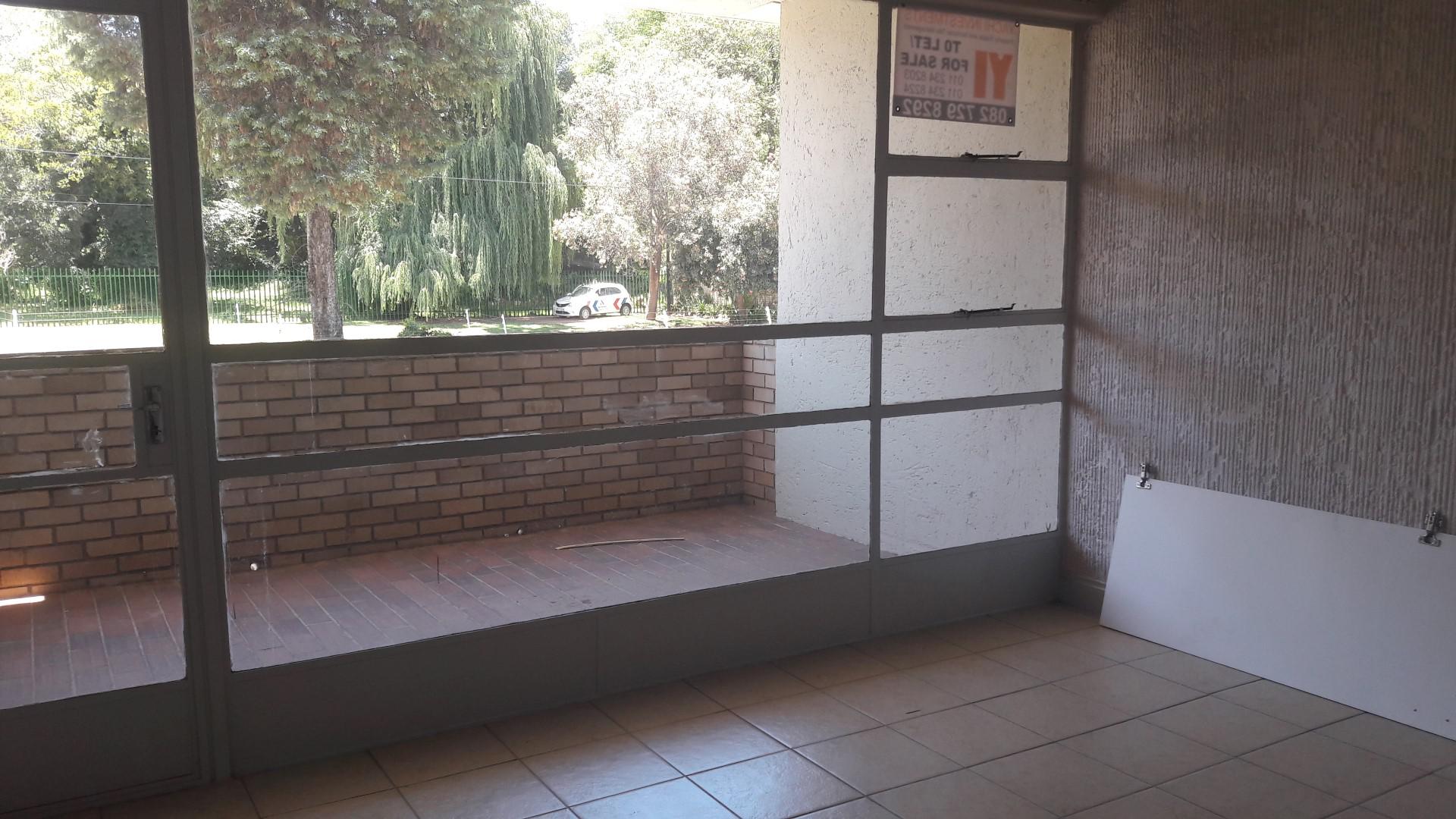 Main Bedroom - 18 square meters of property in Bramley Park