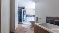 Bathroom 1 of property in The Glades