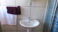 Main Bathroom - 3 square meters of property in Croydon