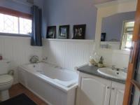 Main Bathroom of property in Libradene