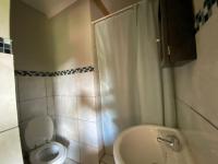 Bathroom 2 of property in Leeuwfontein Estates