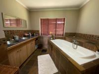 Main Bathroom of property in Leeuwfontein Estates