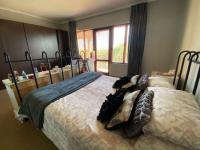 Main Bedroom of property in Leeuwfontein Estates