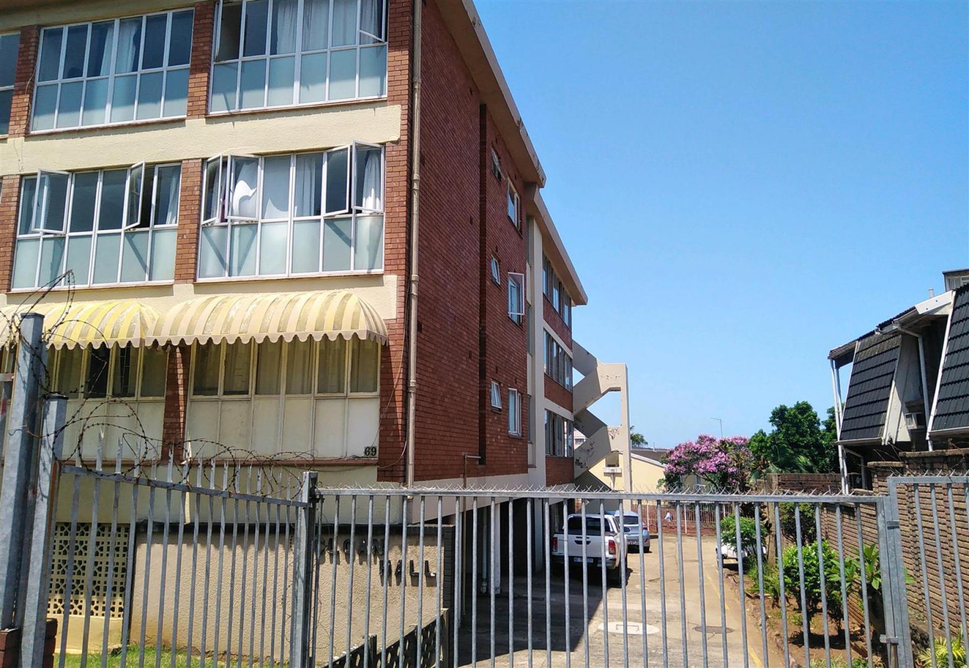 Front View of property in Durban Central